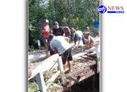 Dina PUPR Terkesan Tutup Mata Warga Desa Sungai Pukat Secara Swadaya Perbaiki Jembatan Rusak