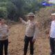 Kapolsek Kresek Bersama Aparatur Desa Kades Cibetok Melaksanakan Pembersihan Lahan Yang Akan Ditanami Jagung