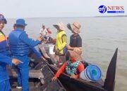 Lumba-Lumba Terdampar di Tambak Kerang Darah Desa Silau Baru Berhasil Diselamatkan