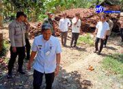 Camat Tigaraksa Kunjungi Rumah Warga Roboh di Desa Margasari, Berikan Bantuan Relokasi