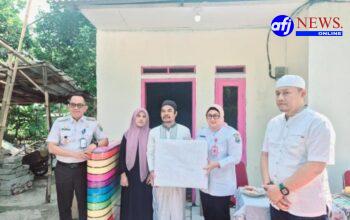 Wabup Intan Serahkan Hasil Program Bedah Rumah Warga Cikasungka Solear