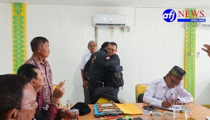 Tim Redaksi Mega_Berita Sampaikan Klarifikasi dan Permohonan Maaf Langsung kepada Kades Riam Sejawak