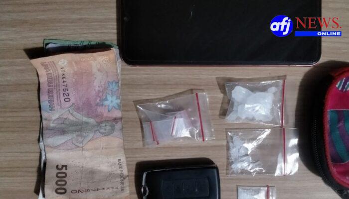 Sat Narkoba Polres Pelabuhan Belawan Tangkap Dua Pelaku Peredaran Narkoba di Desa Manunggal