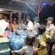 Polsek Lawe Sigala-gala Kawal Pembagian Makan Malam bagi Korban Banjir Bandang di Desa Lawe Tua Persatuan