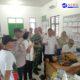 Babinsa 01/AK Dim 0209/LB Dampingi Sunat Massal 45 Anak