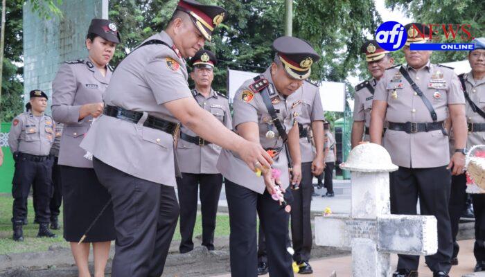 Polres Asahan Dan Polres Batu Bara Gelar Ziarah Dan Tabur Bunga Di TMP Kisaran, Wujud Penghormatan Kepada Pahlawan Jelang Hari Bhayangkara Ke-80