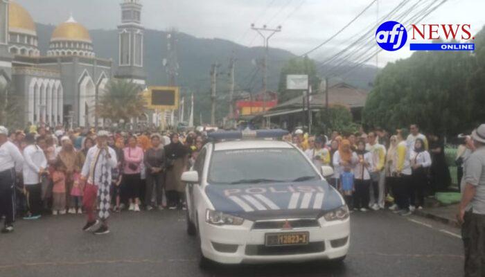 Ribuan Warga Padati Jalan Santai HUT ke-52 Aceh Tenggara dan HUT Bhayangkara ke-80